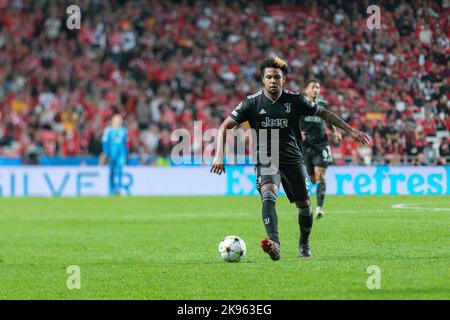 25. Oktober 2022. Lissabon, Portugal. Juventus Mittelfeldspieler aus den USA Weston McKennie (8) in Aktion während des Spiels der Runde der Gruppe H 5. für die UEFA Champions League, Benfica vs Juventus Credit: Alexandre de Sousa/Alamy Live News Stockfoto