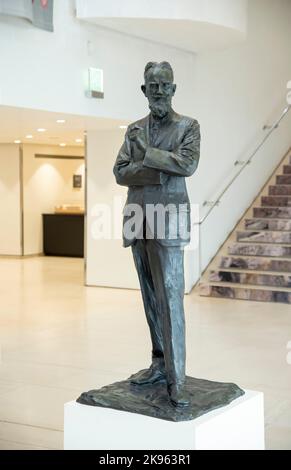 George Bernard Shaw Statue in der National Gallery of Ireland in Dublin. Stockfoto