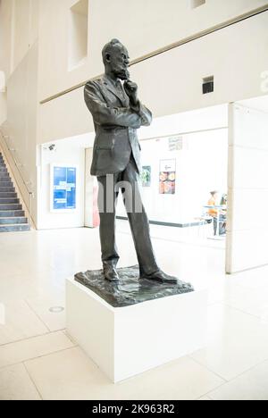 George Bernard Shaw Statue in der National Gallery of Ireland in Dublin. Stockfoto