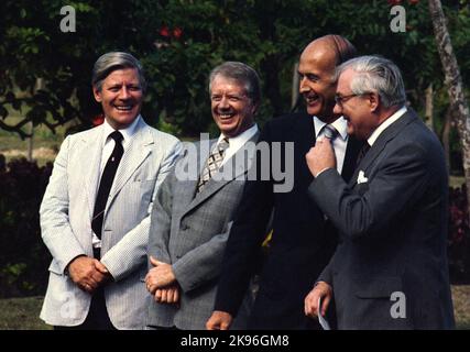 James Callaghan (rechts) mit Helmut Schmidt, Jimmy Carter und Valéry Giscard d'Estaing in Guadeloupe, 1979 Stockfoto