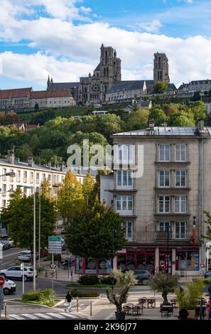 Die Kathedrale von Laon (Cathédrale Notre-Dame de Laon) ist eine römisch-katholische Kirche in Laon, Aisne, Hauts-de-France, Frankreich. Gebaut in der zwölften und t Stockfoto