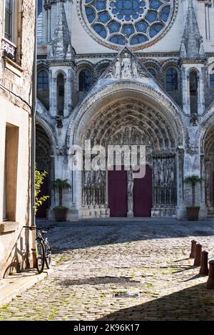 Die Kathedrale von Laon (Cathédrale Notre-Dame de Laon) ist eine römisch-katholische Kirche in Laon, Aisne, Hauts-de-France, Frankreich. Gebaut in der zwölften und t Stockfoto