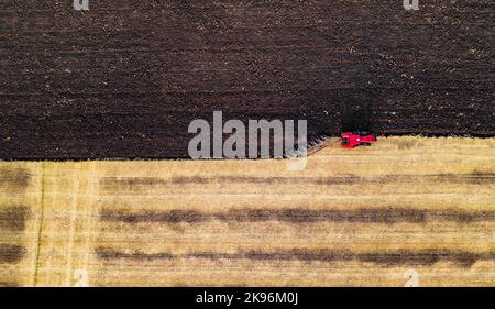 Luftaufnahme des Sammelns der Ernte Stockfoto