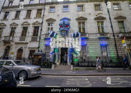 London, Großbritannien. 26 Oktober 2022 . Halloween inspirierte Fassade im privaten Mitgliederclub von Annabel in Mayfair. Kredit: amer ghazzal/Alamy Live Nachrichten Stockfoto