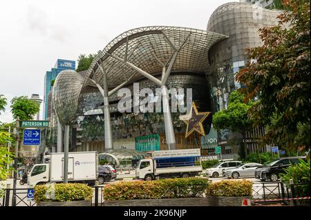 Ion Orchard Shopping Mall, Singapur, von der Pherson Road Stockfoto