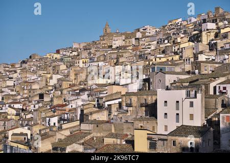 Häuser des Dorfes Prizzi in Westsizilien, Italien Stockfoto