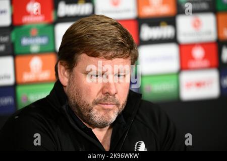 Dublin, Irland, 26/10/2022, Gents Cheftrainer Hein Vanhaezebrouck im Bild während einer Pressekonferenz des belgischen Fußballteams KAA Gent, Mittwoch, 26. Oktober 2022 in Dublin, Irland, zur Vorbereitung des morgigen Spiels gegen das irische Team Shamrock Rovers am fünften Tag der Gruppenphase der UEFA Europa Conference League. BELGA FOTO JASPER JACOBS Stockfoto