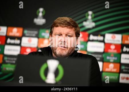 Dublin, Irland, 26/10/2022, Gents Cheftrainer Hein Vanhaezebrouck im Bild während einer Pressekonferenz des belgischen Fußballteams KAA Gent, Mittwoch, 26. Oktober 2022 in Dublin, Irland, zur Vorbereitung des morgigen Spiels gegen das irische Team Shamrock Rovers am fünften Tag der Gruppenphase der UEFA Europa Conference League. BELGA FOTO JASPER JACOBS Stockfoto