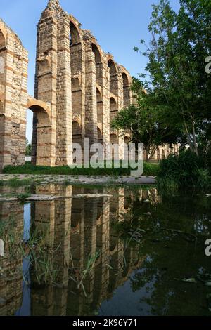 fotografías diurnas del Acueducto en Mérida. Stockfoto