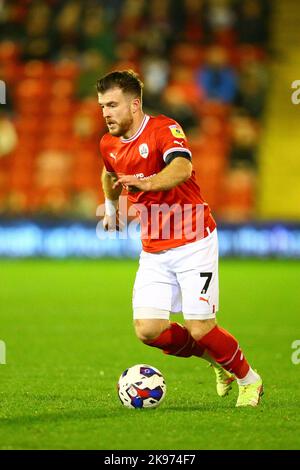 Oakwell Stadium, Barnsley, England - 25.. Oktober 2022 Nicky Cadden (7) von Barnsley - während des Spiels Barnsley gegen Lincoln City, Sky Bet League One, 2022/23, Oakwell Stadium, Barnsley, England - 25.. Oktober 2022 Credit: Arthur Haigh/WhiteRoseFotos/Alamy Live News Stockfoto