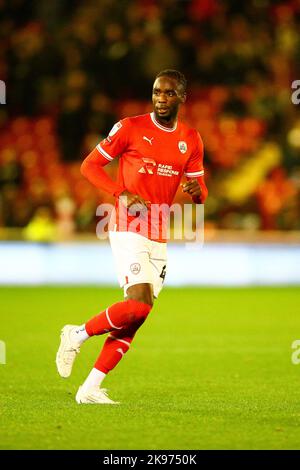 Oakwell Stadium, Barnsley, England - 25.. Oktober 2022 Devante Cole (44) von Barnsley - während des Spiels Barnsley gegen Lincoln City, Sky Bet League One, 2022/23, Oakwell Stadium, Barnsley, England - 25.. Oktober 2022 Credit: Arthur Haigh/WhiteRoseFotos/Alamy Live News Stockfoto