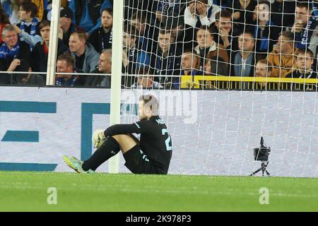 Brügge, Belgien, 26. Oktober 2022, Club-Torwart Simon Mignolet sieht niedergeschlagen während des Spiels zwischen dem belgischen Fußballteam Club Brügge KV und dem portugiesischen FC Porto , Mittwoch 26 Oktober 2022 in Brügge, Belgien, das fünfte Spiel in der UEFA Champions League Gruppenphase. BELGA FOTO BRUNO FAHY Stockfoto