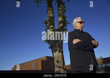 Frankreich, Aveyron (12) Rodez. Musée Soulages. Pierre Soulages im Museum war seiner Arbeit in seiner Heimatstadt gewidmet, die seinen Namen trägt. Stockfoto