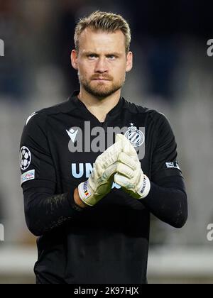 BRÜGGE, BELGIEN - 26. OKTOBER: Simon Mignolet vom Club Brugge KV applaudiert für die Fans nach dem Spiel der Gruppe B - UEFA Champions League zwischen dem Club Brugge KV und dem FC Porto am 26. Oktober 2022 im Jan Breydelstadion in Brügge, Belgien (Foto: Joris Verwijst/Orange Picches) Stockfoto