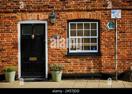 Godmanchester, Huntingdonshire, Cambridgeshire, England. Eingang zum Reihenhaus Stockfoto