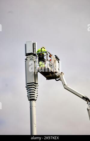 5G Telefonmast im Bau in Tameside GTR Manchester Stockfoto