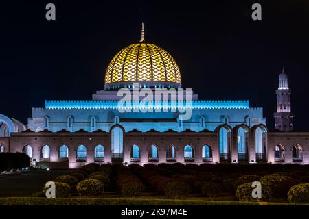 Maskat , Oman-September, 16,2022 : die Sultan-Qaboos-Moschee ist die größte Moschee in Oman, die sich in der Hauptstadt Maskat befindet. Stockfoto