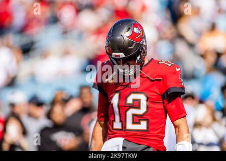 Charlotte, NC, USA. 23. Oktober 2022. Tampa Bay Buccaneers Quarterback Tom Brady (12) während des NFL-Matchup in Charlotte, NC. (Scott Kinser/Cal Sport Media). Kredit: csm/Alamy Live Nachrichten Stockfoto