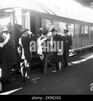 NSB, Norwegens staatliche Banken. Bei König Olav V. Besuchen in Stockholm. König Olav V. und unser eigener König Gustav VI Adolf Stockfoto