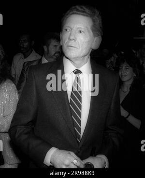 **DATEI FOTO** Jerry Lee Lewis ist im Alter von 87 Jahren verstorben. Jerry Lee Lewis bei der New Yorker Premiere von Great Balls of Fire. 26. Juni 1989 Foto von John Barrett/PHOTOlink /MediaPunch Stockfoto