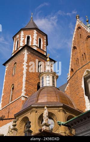 Wawel-Kathedrale und Sigismund-Kapelle im Wawel-Königsschloss, Krakau, Polen. Stockfoto