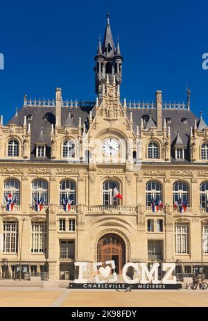 Außenansicht des Rathauses von Charleville-Mezieres Stockfoto