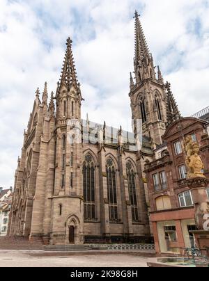 Der Tempel Saint-Étienne (evangelische St.-Stephans-Kirche; elsässisch: Schtefànskerch) ist eine kalvinistische Kirche in der Stadt Mulhouse, Elsass, Fr. Stockfoto