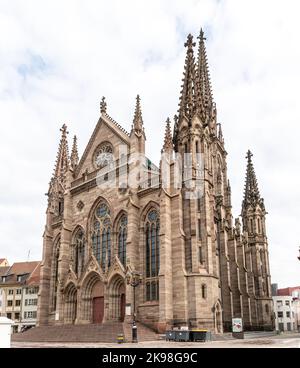 Der Tempel Saint-Étienne (evangelische St.-Stephans-Kirche; elsässisch: Schtefànskerch) ist eine kalvinistische Kirche in der Stadt Mulhouse, Elsass, Fr. Stockfoto