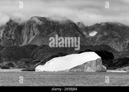 Eisberg, Irminger See Eingang zum Prince Christian Sound, Grönland, Königreich Dänemark Stockfoto