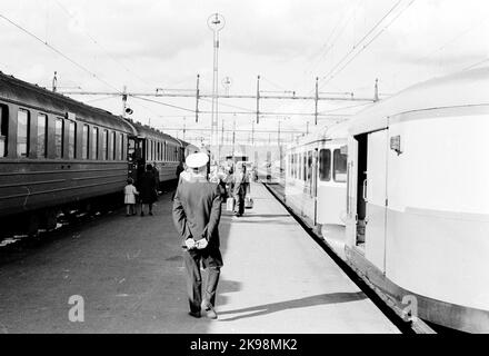 Staatsbahnen, SJ Y7 1187. Anreise an der Station Gällivare Stockfoto