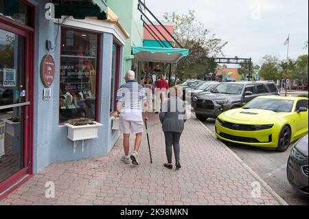 Haupteinkaufsstraße in Dunedin, Florida, USA Stockfoto