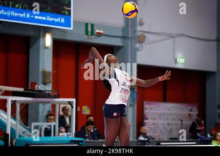 Pala Radi, Casalmaggiore (CR), Italien, 26. Oktober 2022, Adhu Malual (Volleyball Casalmaggiore) während der TrasportiPesanti Casalmaggiore gegen Vero Volley Stockfoto