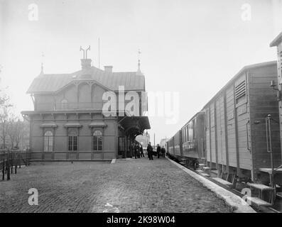 VGJ, Västergötland - Göteborg Railway die erste Station für den Personenverkehr befand sich in Lilla Bommen und hieß Göteborg Västgöta. Das Bild stammt aus dem Jahr 1902 und zeigt den neu gebauten Stationshauswagen f Stockfoto