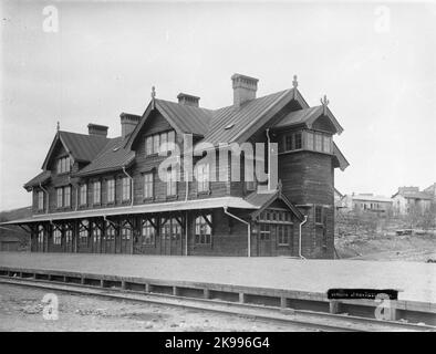 Alte Station, die später im Jahr 1915 abbrannte und durch ein Ziegelgebäude ersetzt wurde Stockfoto