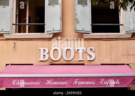 Hafenstadt Toulon an der südfranzösischen Mittelmeerküste, SCHUHGESCHÄFT IM STADTZENTRUM Stockfoto