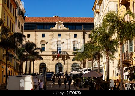 Hafenstadt Ajacio Hauptstadt von Korsika, französische Insel im Mittelmeer. Gerichtsgebäude des Palais de Justice Stockfoto