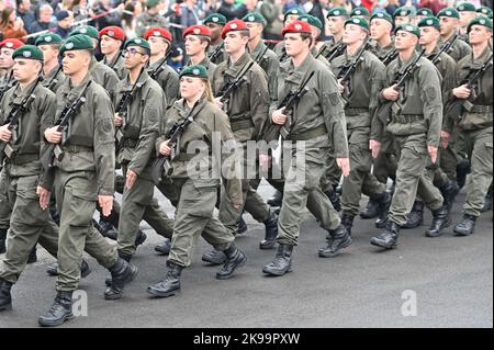 Wien, Österreich. 26. Okt. 2022. Österreichischer Nationalfeiertag 2022 in Wien am Heldenplatz. Vereidigung der Rekruten Stockfoto