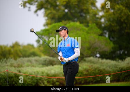 Chonburi, THAILAND. 27.. Oktober 2022. Wenyi Ding aus CHINA schlägt sich bei Loch 16 (HIS 7.) während der 1. Runde der Asien-Pazifik Amateur Championship 2022 im Amateur Spring Country Club, Chanburi, THAILAND ab. Kredit: Jason Butler/Alamy Live Nachrichten. Stockfoto