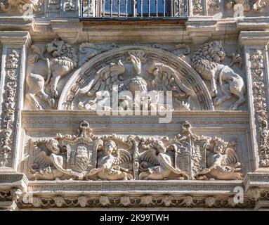 Bajorentlasty escultura a la entrada del museo arqueolÃ³gico y etnolÃ³gico de Granada, EspaÃ±a.NEF Stockfoto