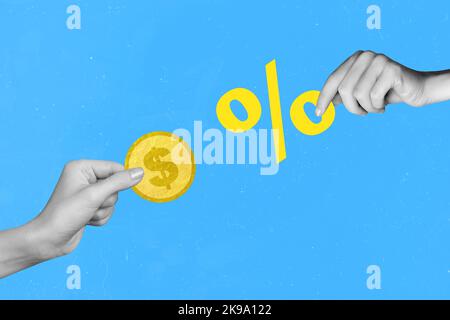 Kreative Collage Bild von zwei Menschen Hände schwarz weiß Effekt halten Geld Münze Prozent Symbol isoliert auf gemaltem Hintergrund Stockfoto