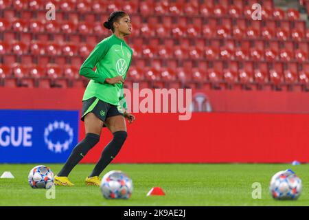 Sveindis Jane Jonsdottir (23 VfL Wolfsburg) beim Warm-up vor dem UEFA Womens Champions League Gruppenbühnensieg zwischen Slavia Prague und VfL Wolfsburg in der Eden Arena in Prag, Tschechien. (Sven Beyrich/SPP) Quelle: SPP Sport Press Foto. /Alamy Live News Stockfoto