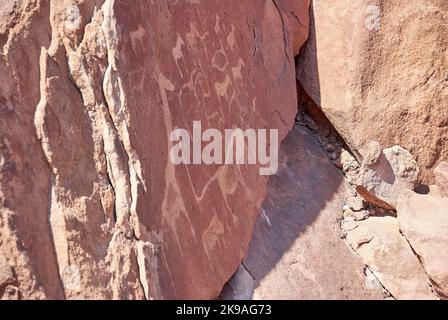 Twyfelfontein, Namibia - 07-16-2013: Felsgravuren sind ein UNESCO-Weltkulturerbe im Norden Namibias Stockfoto