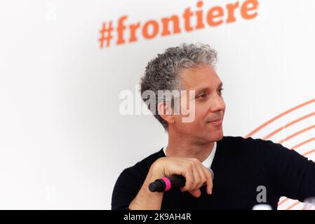 Dogliani, Italien. 5.Mai 2017. Der Schauspieler Beppe Fiorello beim Dogliani TV Festival Stockfoto