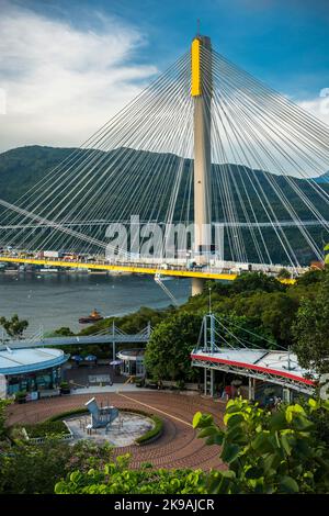 Die Ting Kau-Brücke verbindet den Flughafen und die Containerterminals Hongkongs über Tsing Yi mit den Neuen Territorien und dem Straßenzugang zum chinesischen Festland Stockfoto