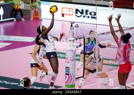 Pala Radi, Casalmaggiore (CR), Italien, 26. Oktober 2022, Adhu Malual (Volleyball Casalmaggiore) während der TrasportiPesanti Casalmaggiore gegen Vero Volley Stockfoto