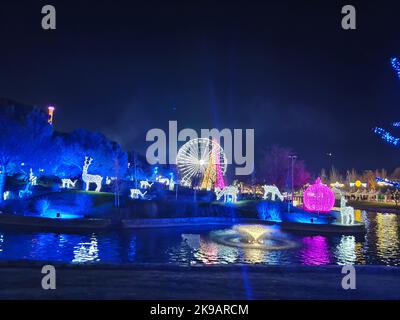 Nachtübersicht bei der weihnachtsdekoration in torrejon de ardoz, madrid, spanien Stockfoto