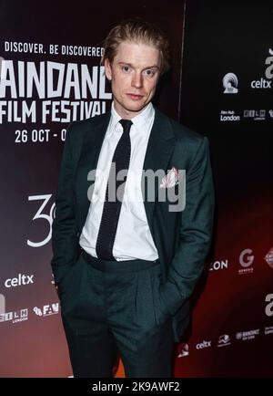 London, Großbritannien. 26. Oktober 2022. Freddie Fox hat an der Eröffnungsgala des Raindance Film Festivals 30. im Waldorf Hilton in London teilgenommen. (Foto von Brett Cove/SOPA Images/Sipa USA) Quelle: SIPA USA/Alamy Live News Stockfoto