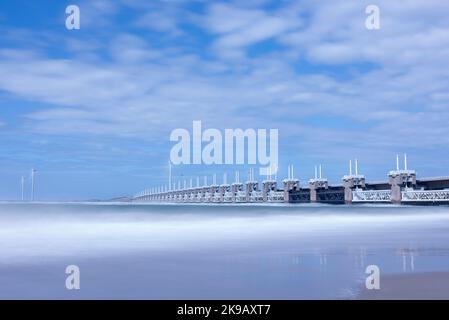 Oosterschelde-Staudamm mit Banjaard Beach, Kamperland, Zeeland, Niederlande, Europa Stockfoto