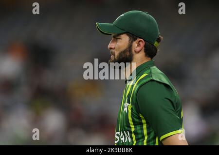 Perth Stadium, Perth, Australien. 27. Oktober 2022. T20 international Cricket Pakistan versus Zimbabwe; Shaheen Shah Afridi of Pakistan Kredit: Action Plus Sports/Alamy Live News Stockfoto