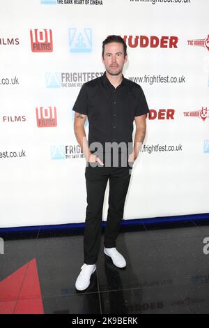 Der amerikanische Filmregisseur und Schauspieler Zach Cregger nimmt an der Premiere von „Barbarian“ beim Arrow FrightFest Teil, das am Cineworld Leicester Square in London stattfindet. Er wa Stockfoto